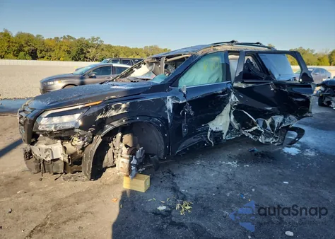 2024 Nissan Pathfinder Sv z USA, uszkodzony, nr VIN 5N1DR3BA9RC283097